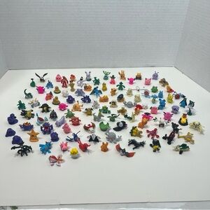 POKÉMON mini figures lot of 107 Pokemon